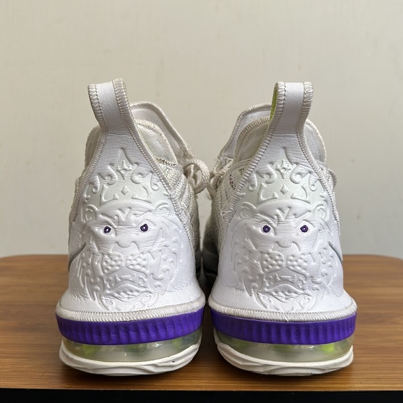 Nike Lebron 16 “Buzz Lightyear” - Picture 3 of 6
